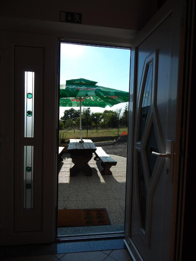 Hostel Ociski Raj โคซินา ภายนอก รูปภาพ
